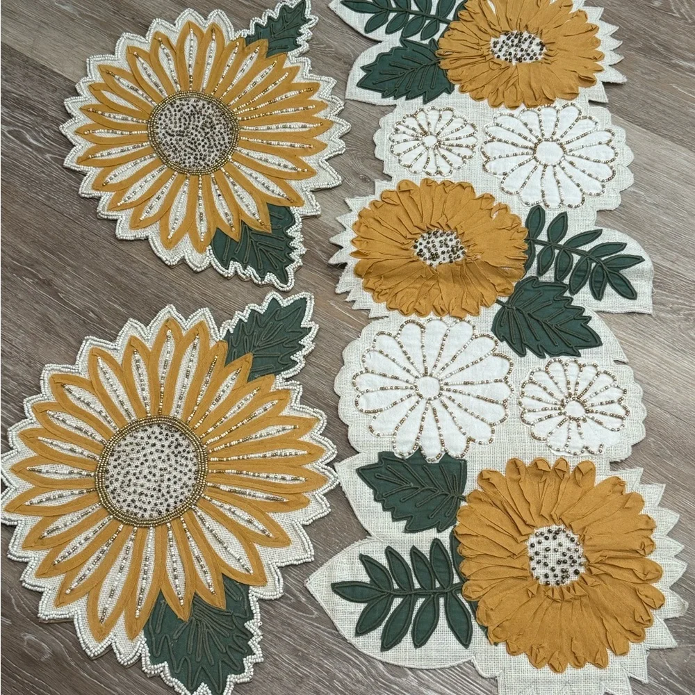 NWT Kohl's Embellished Burlap Sunflower Runner & Placemats Set